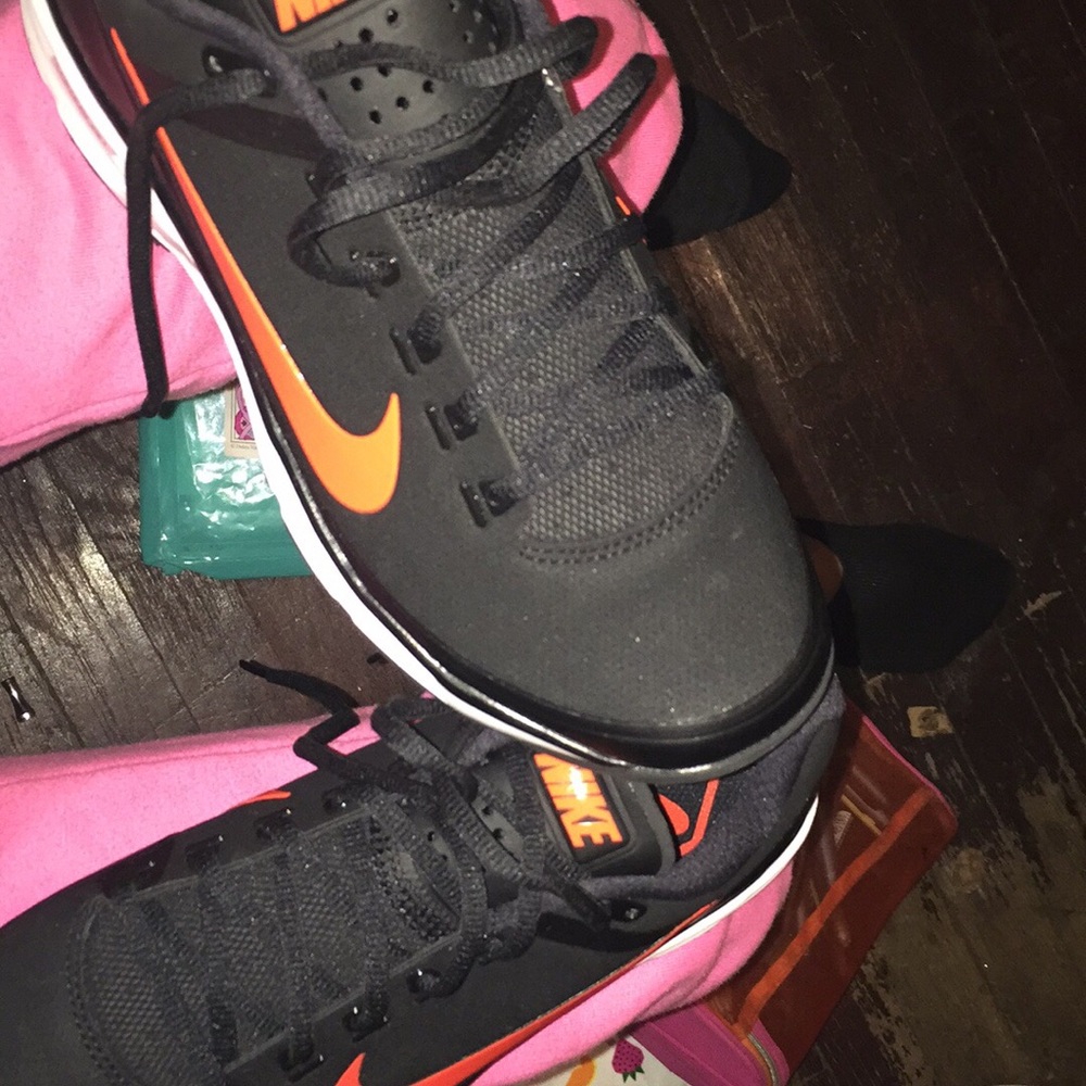 Nikes - Picture 2 of 2